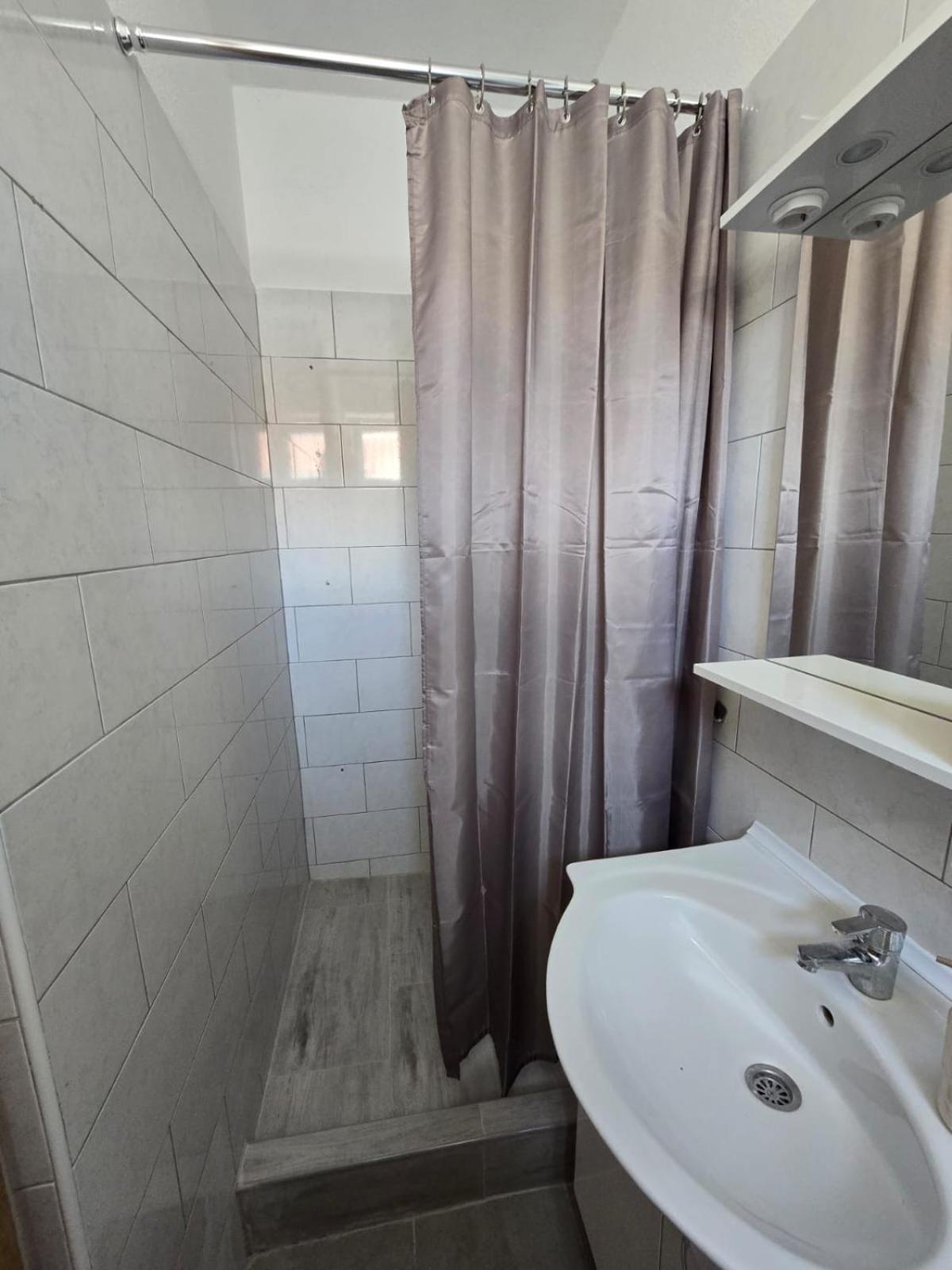 Apartmani Mlinar9 #2 ゴルニ・カリン エクステリア 写真